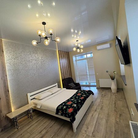 Vip Apartment У Центрі Міста, Новобуджк Театральний,Дуже Простора Rivne Exteriér fotografie