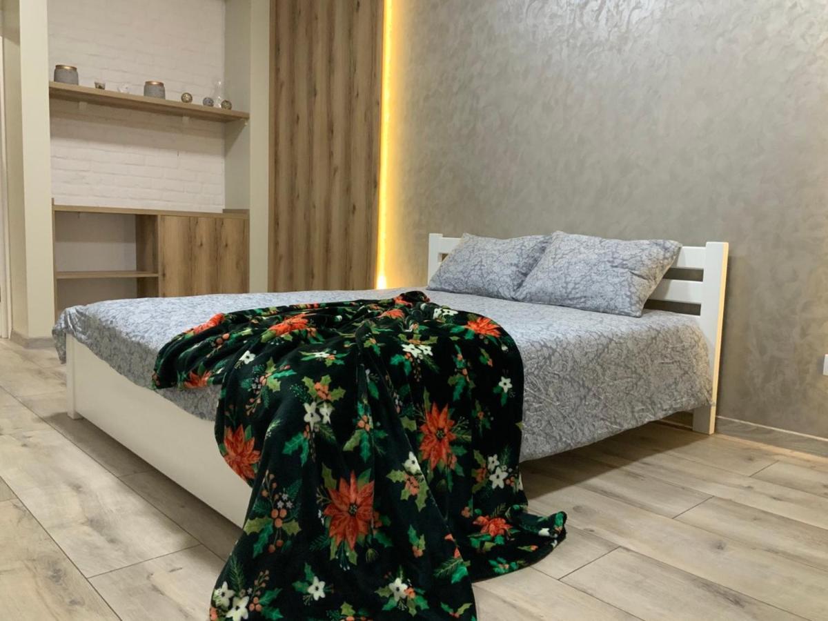 Vip Apartment У Центрі Міста, Новобуджк Театральний,Дуже Простора Rivne Exteriér fotografie