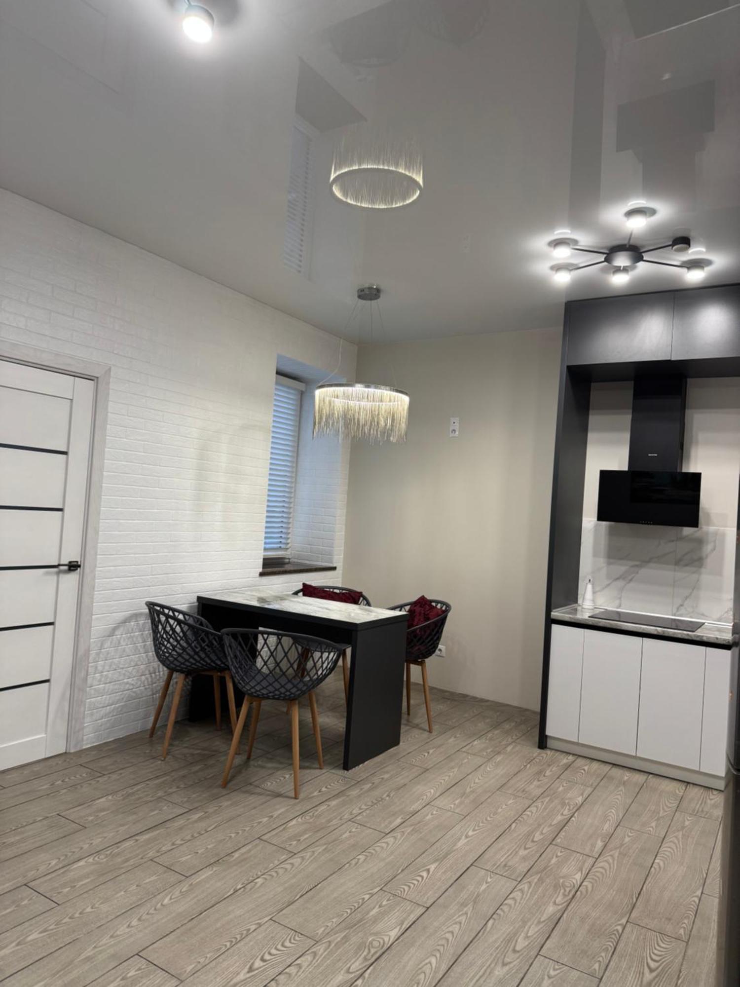 Vip Apartment У Центрі Міста, Новобуджк Театральний,Дуже Простора Rivne Exteriér fotografie