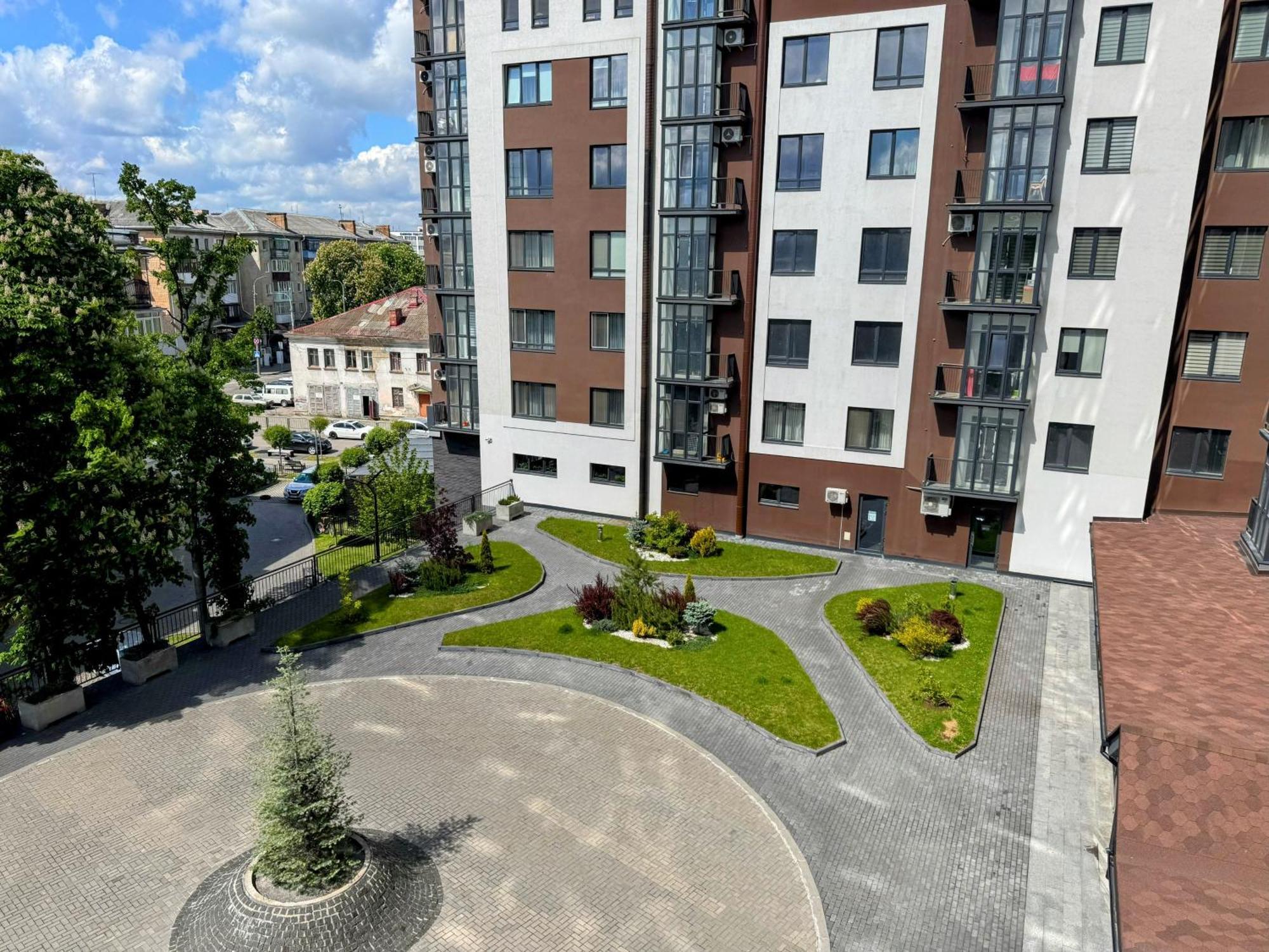 Vip Apartment У Центрі Міста, Новобуджк Театральний,Дуже Простора Rivne Exteriér fotografie